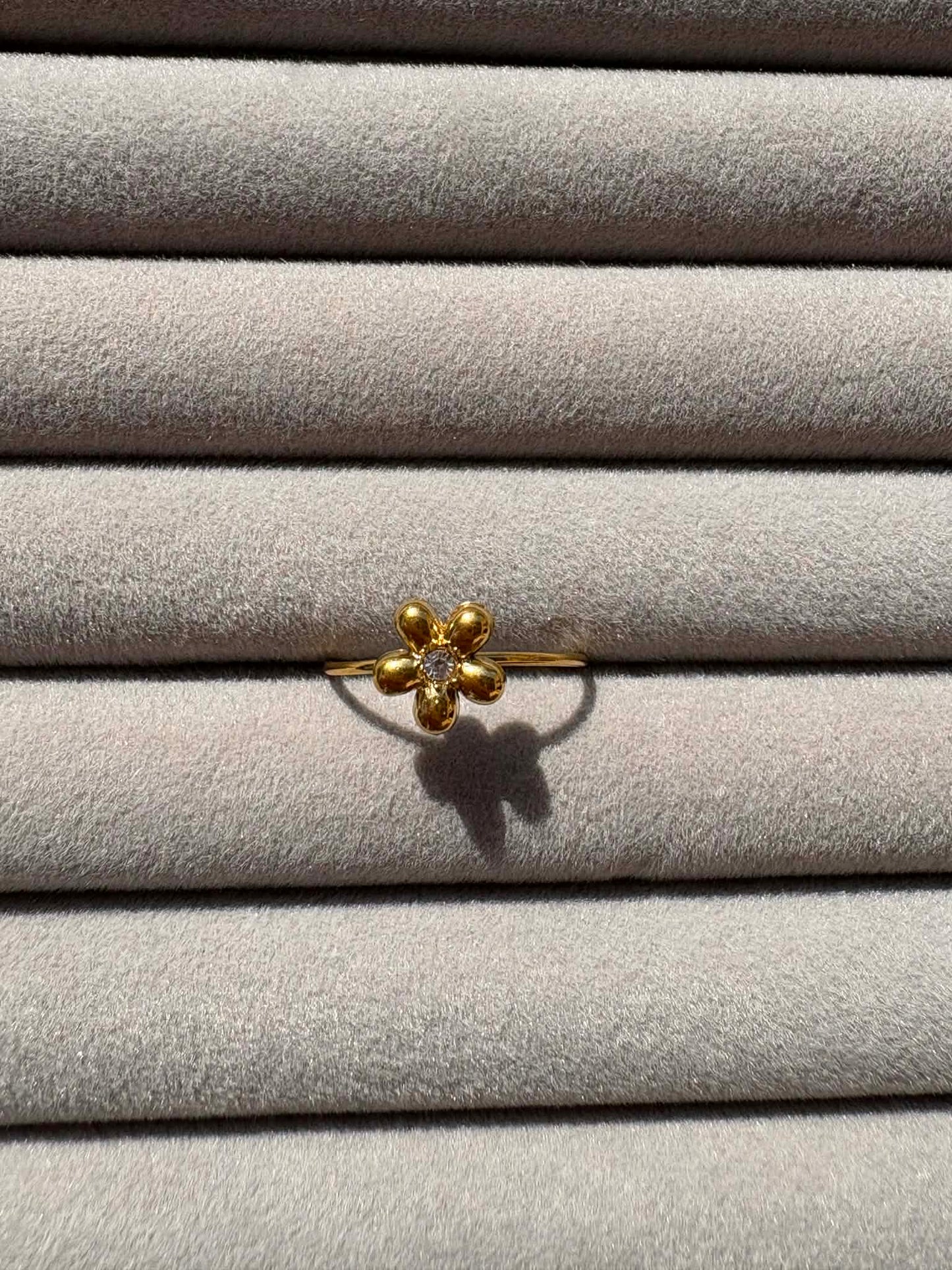 Bague fleur doré ajustable