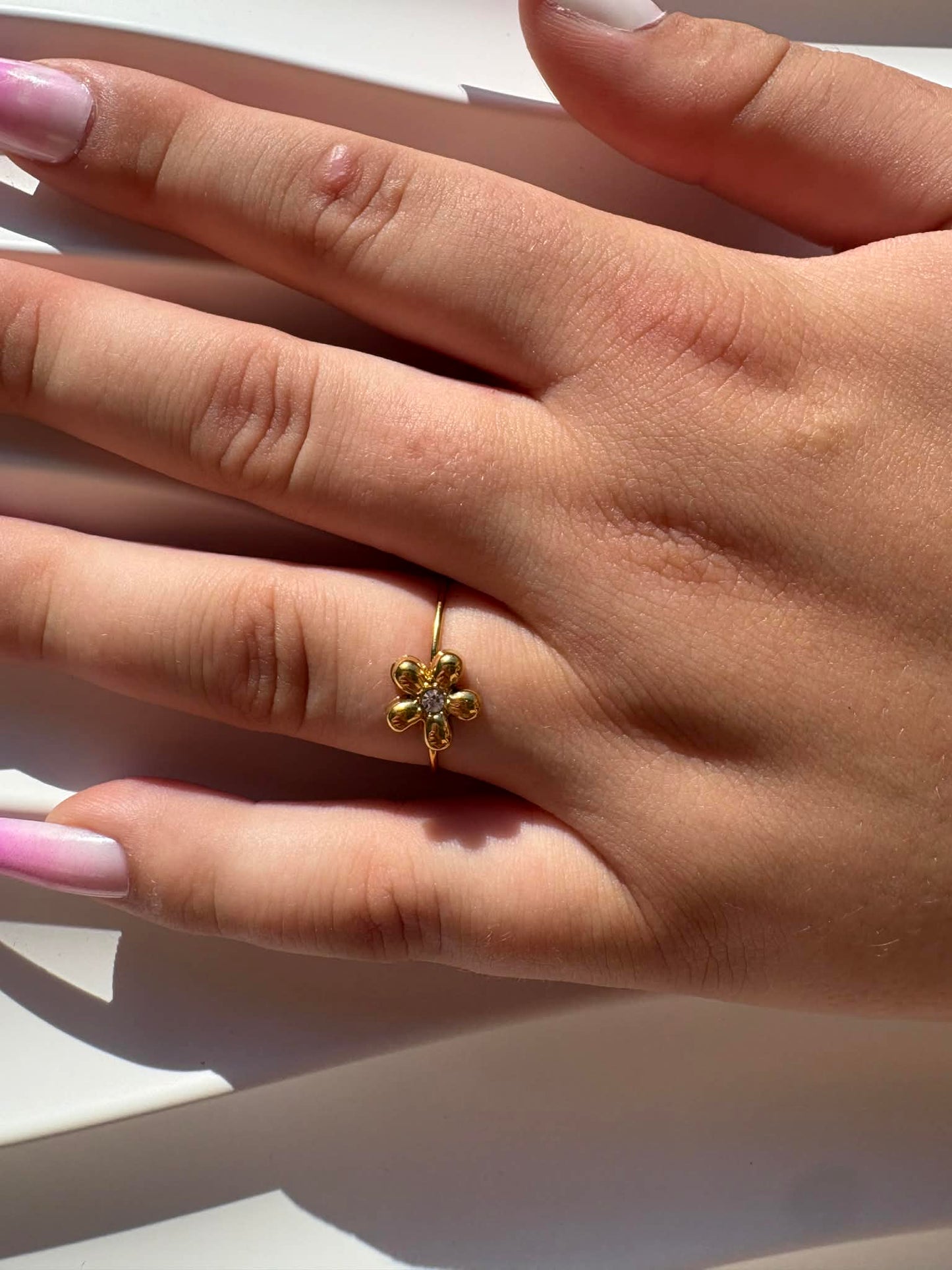Bague fleur doré ajustable
