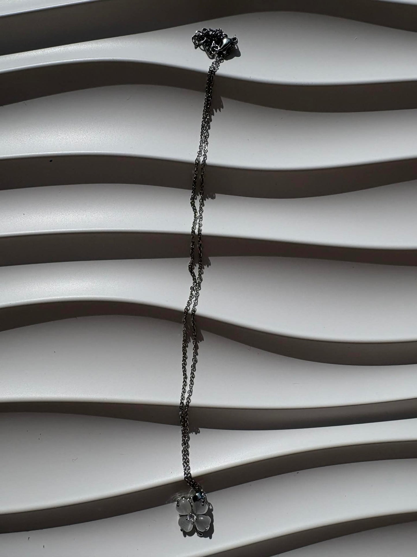 Collier trèfle nacré