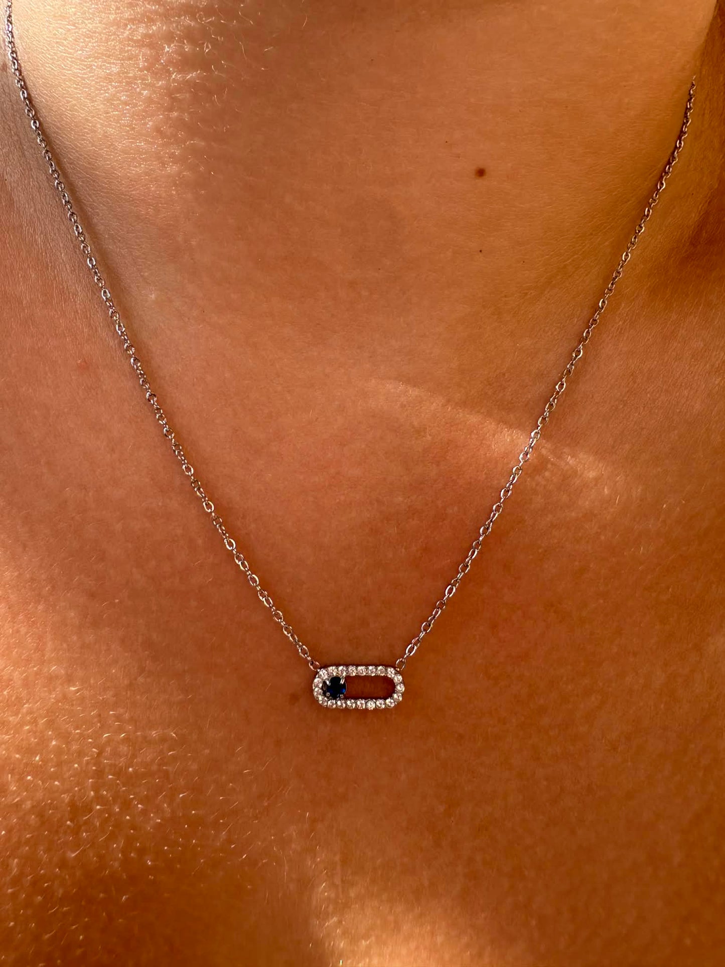 Collier maillon strass & pierre bleue